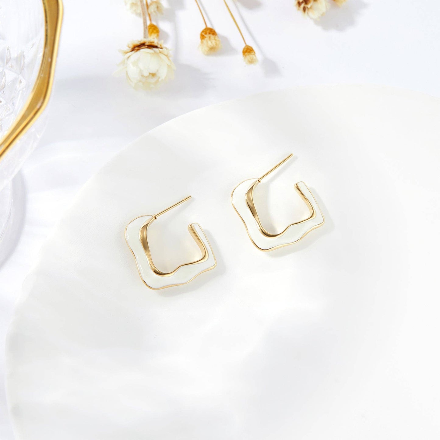 Abstract Wavy White Enamel Gold Square Hoop Earrings