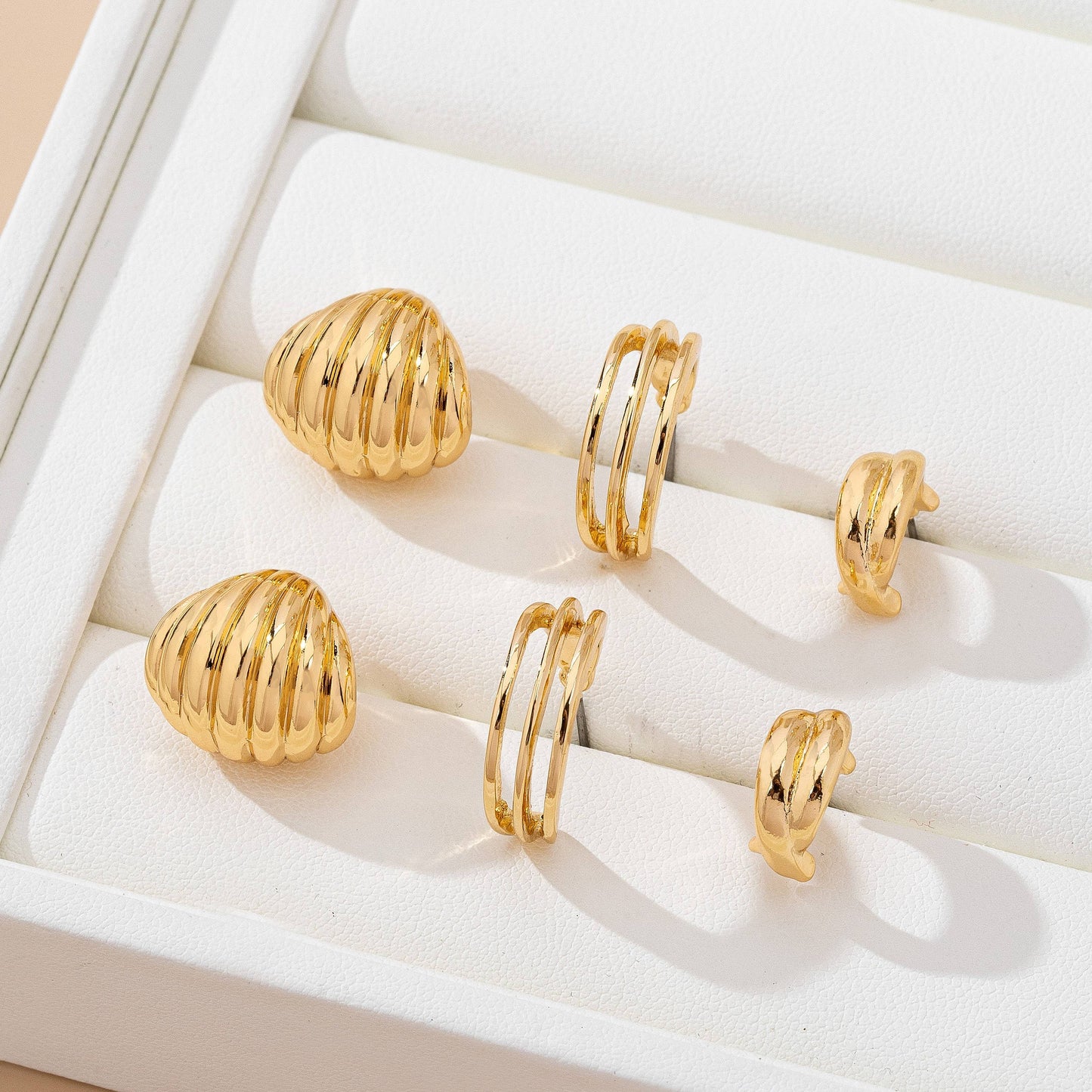 Vintage Gold Shell & Ribbon Hoop Trio Earrings Gold