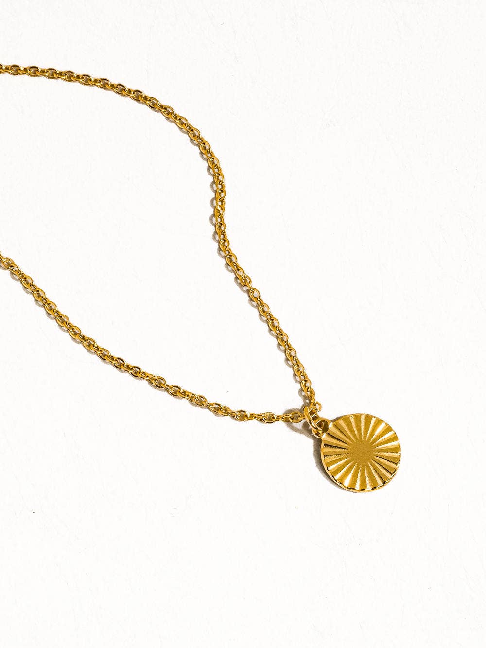Miraz 18k PVD Gold Non-Tarnish Round Sun Gaze Necklace : Yellow Gold