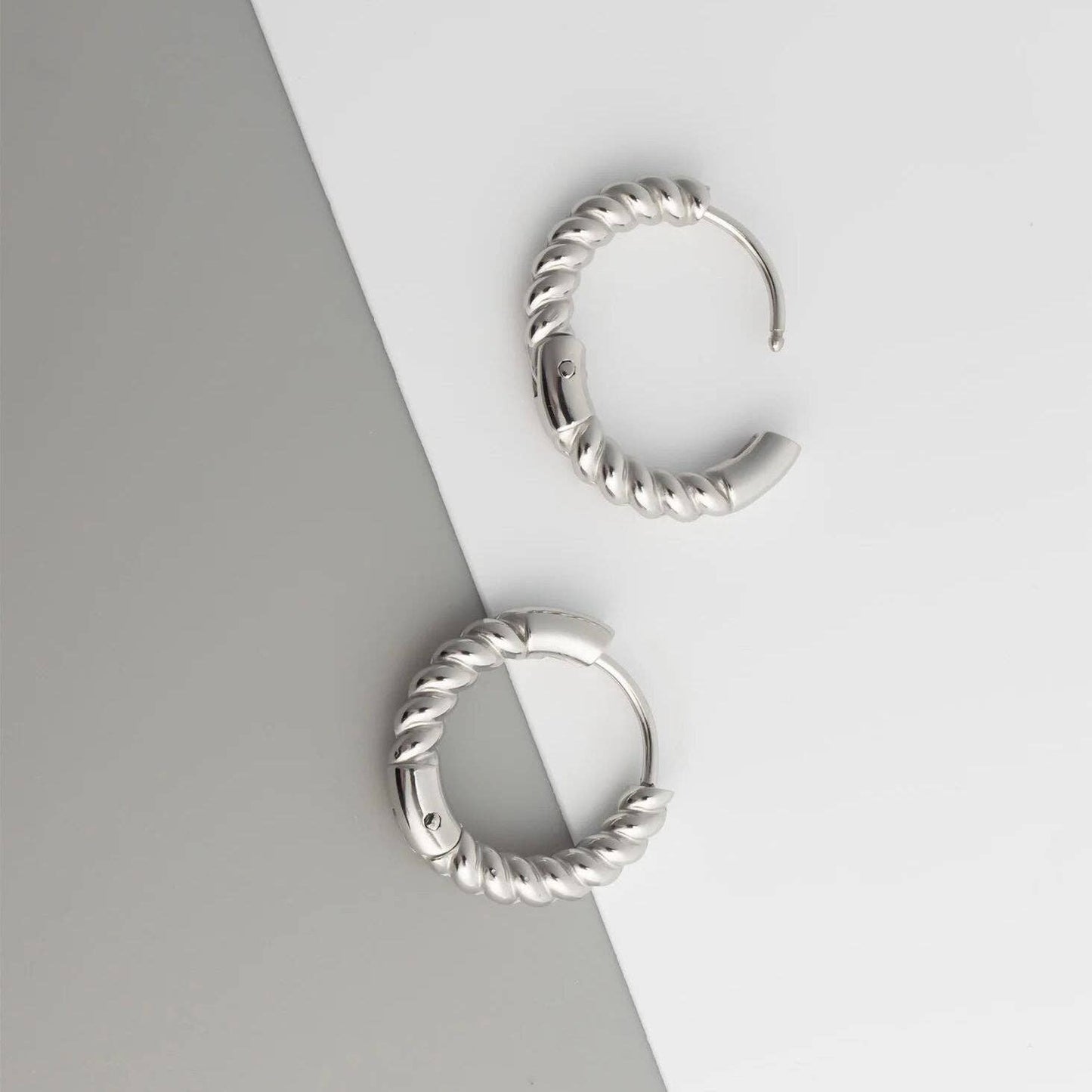 18K Gold PVD Stainless Steel Twisted Hoop Earrings: 10mm