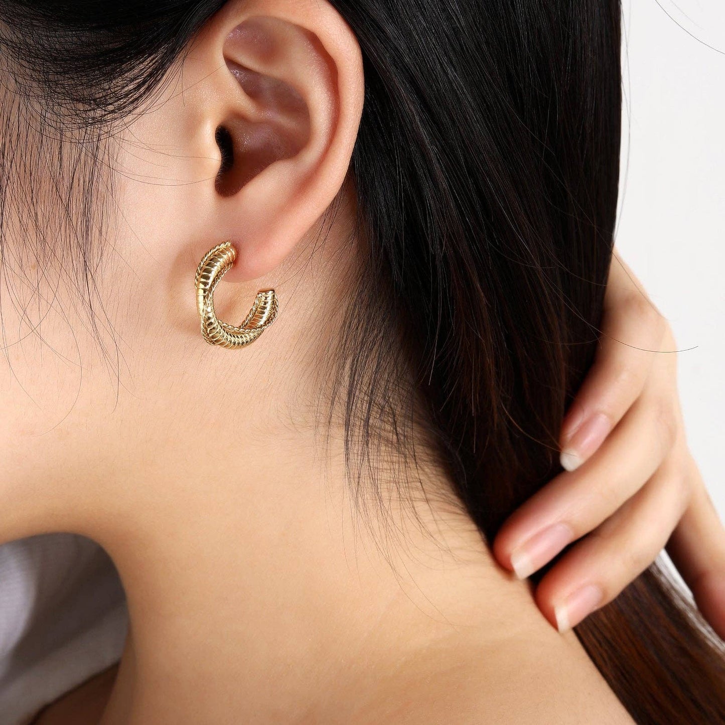 Trendy Chunky Gold Hoop Earrings
