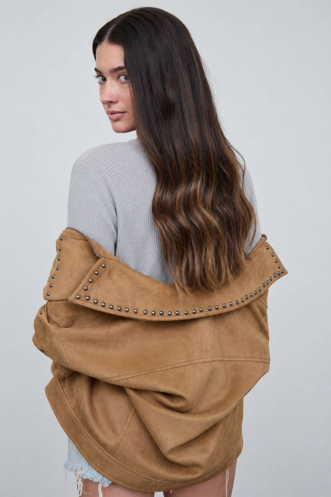 STUDDED COLLARED ZIP-UP SUEDE JACKET: CAMEL