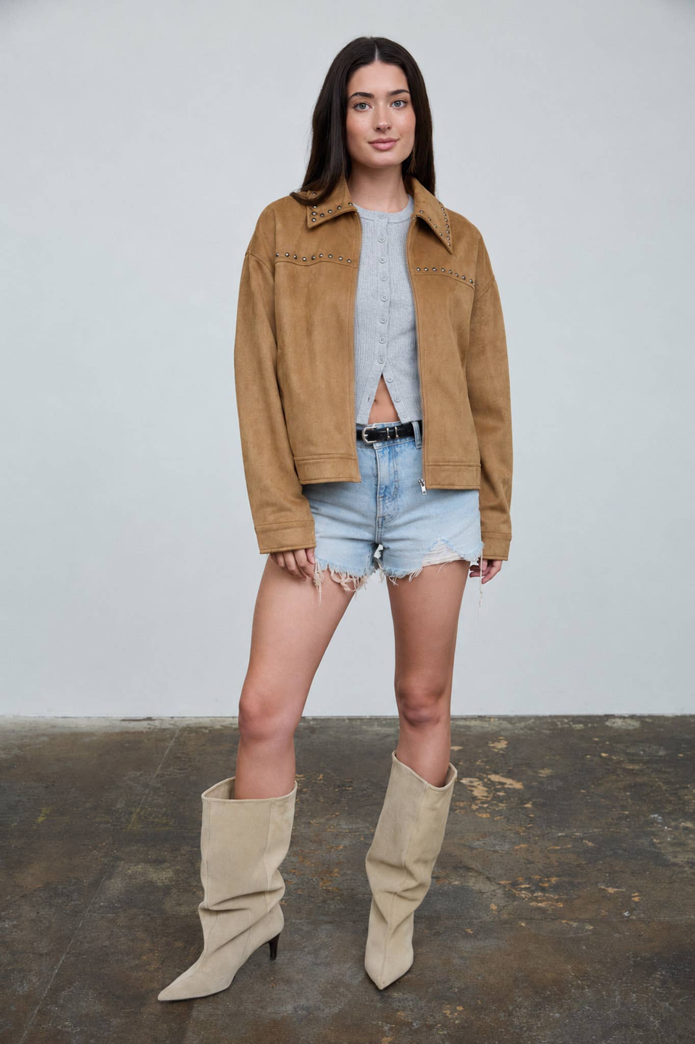 STUDDED COLLARED ZIP-UP SUEDE JACKET: CAMEL