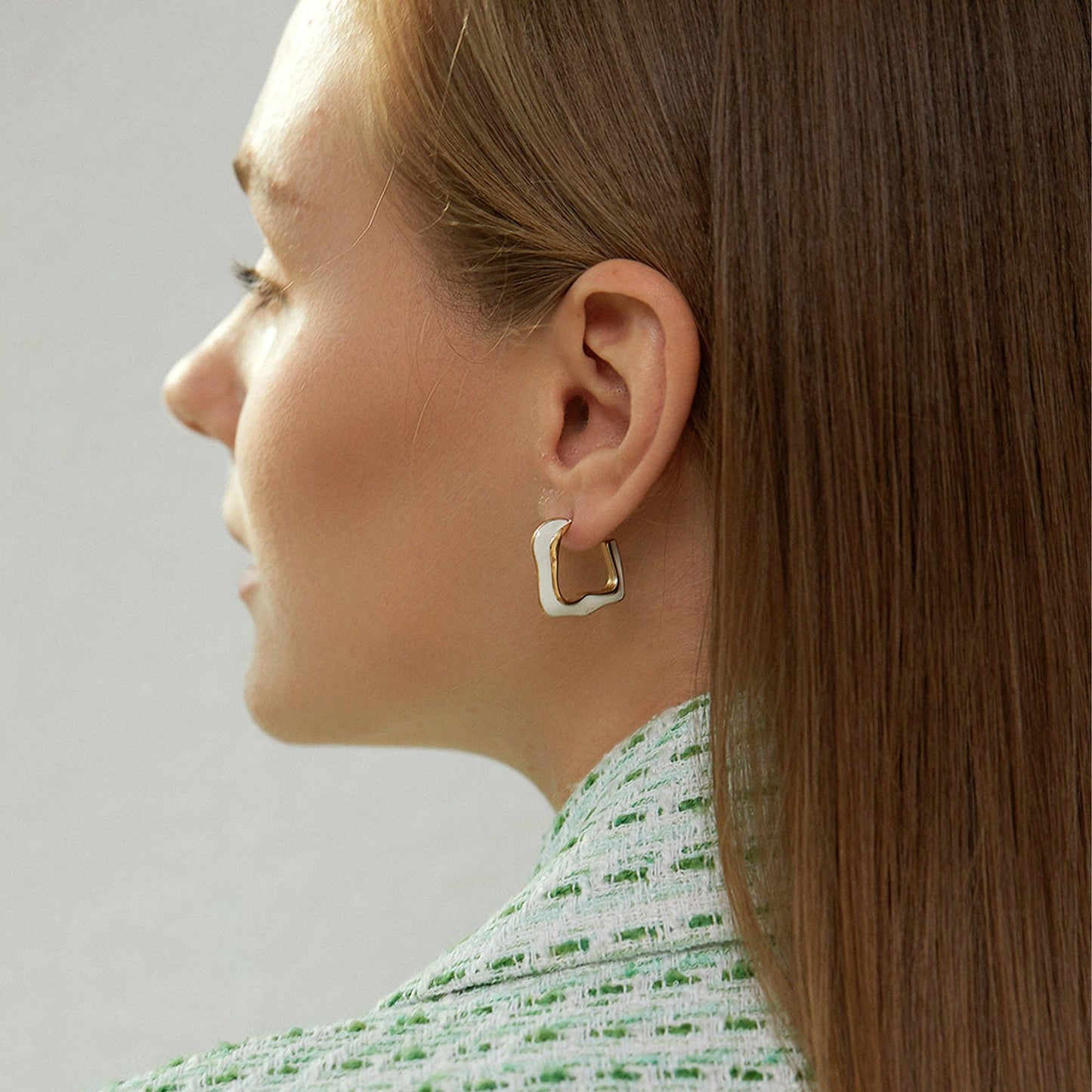 Abstract Wavy White Enamel Gold Square Hoop Earrings