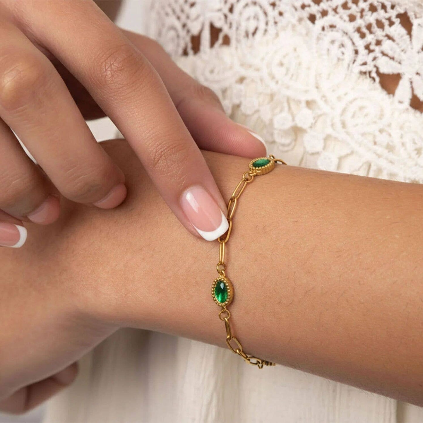 Paperclip Emerald Stone Station Bracelet: Gold