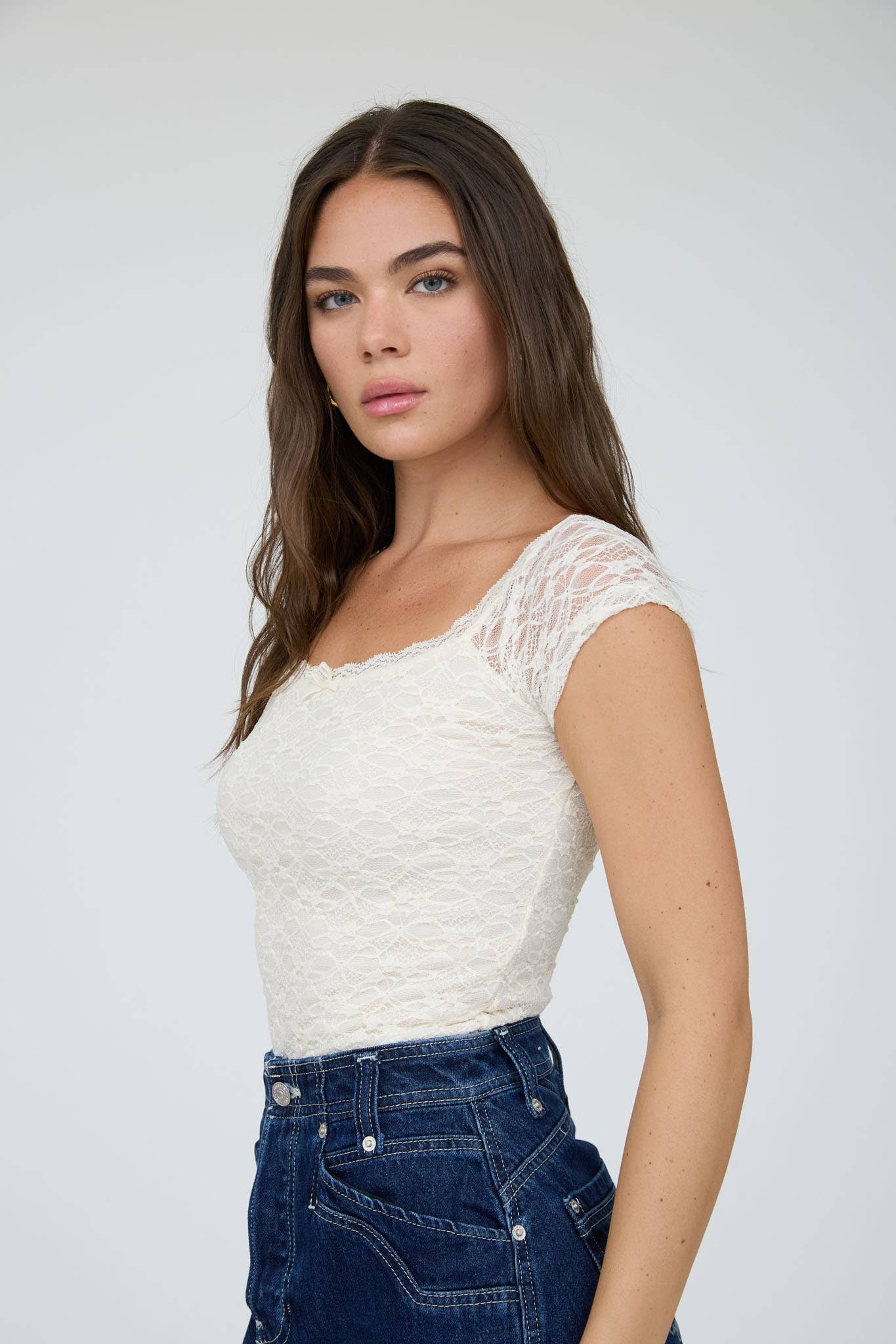 LACE FRONT BOW DETAIL SHORT SLEEVE KNIT TOP
