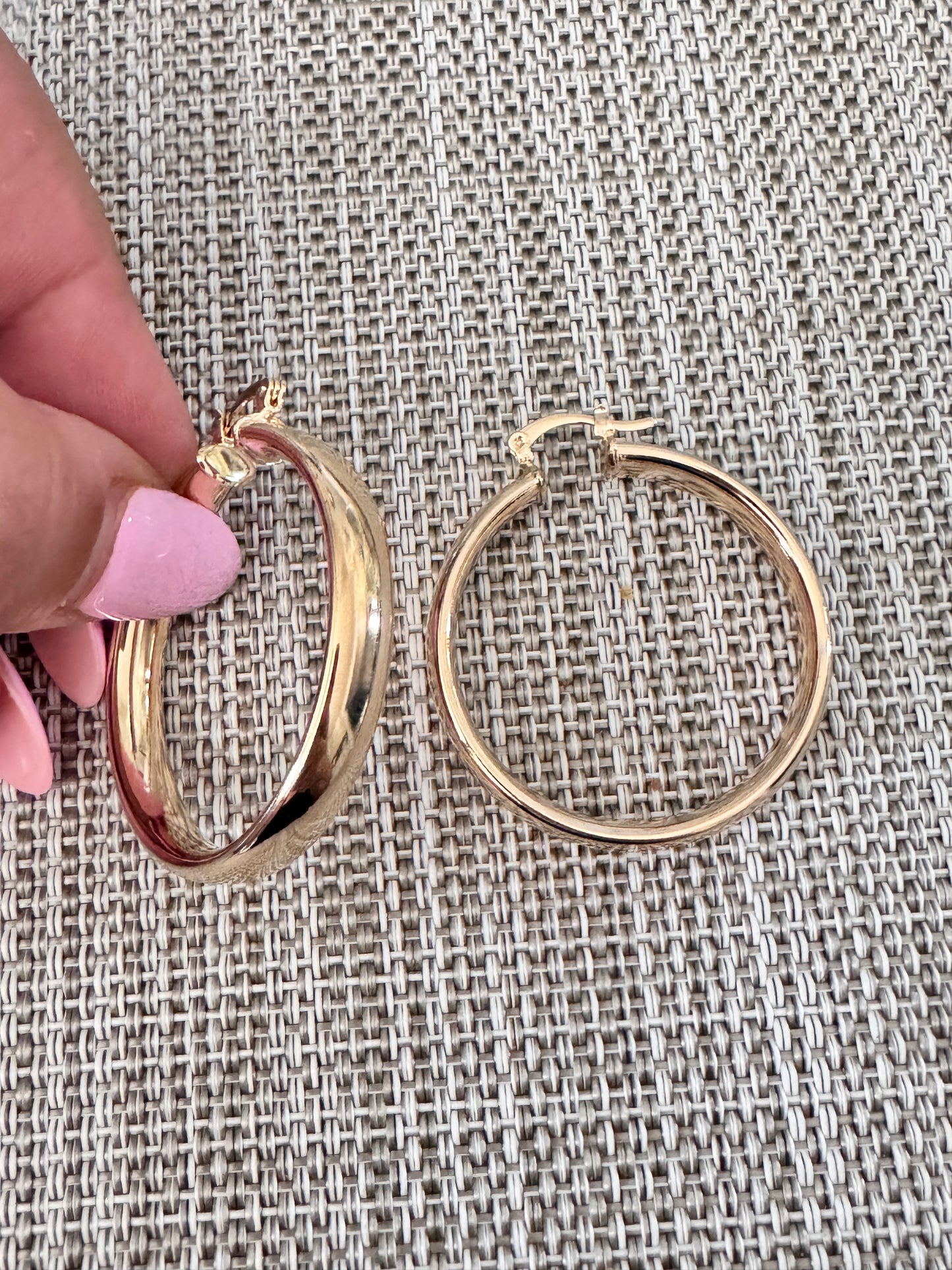 18K Gold Filled 6mm Thin Lever Back Hoop Earrings