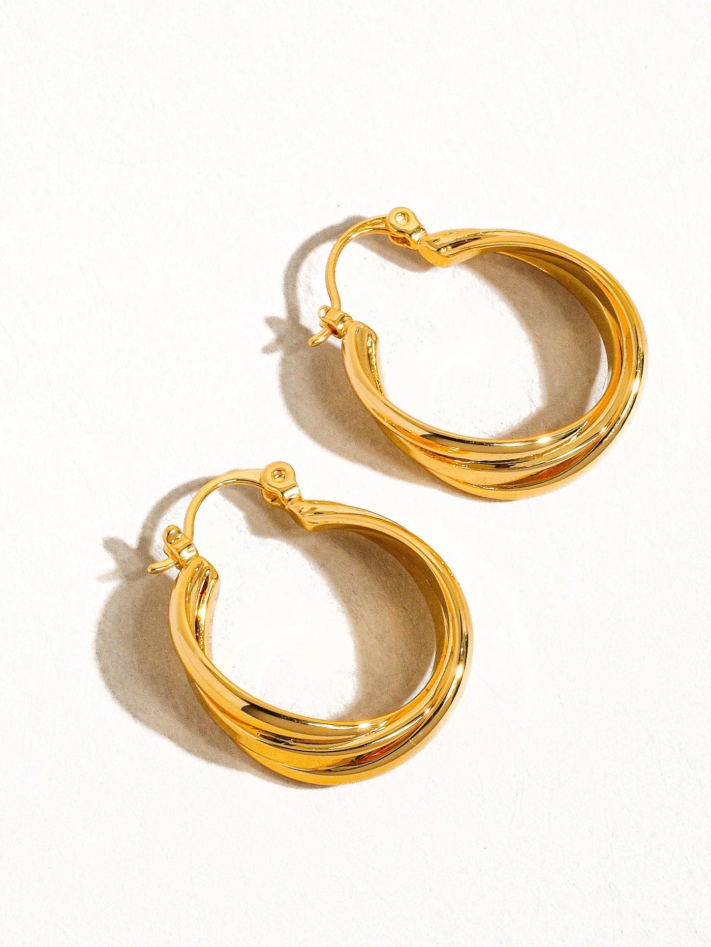 Cheyenne 18k Gold Twisted Hoop Earring: Yellow Gold