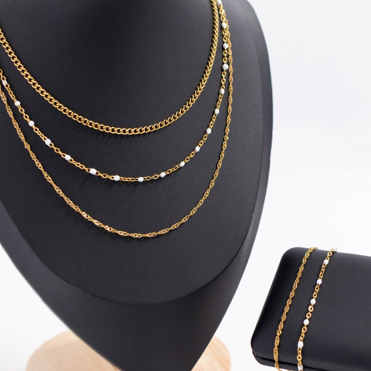 18K Gold PVD Stainless Steel Confetti Chain Necklace: Gold / 16+2"