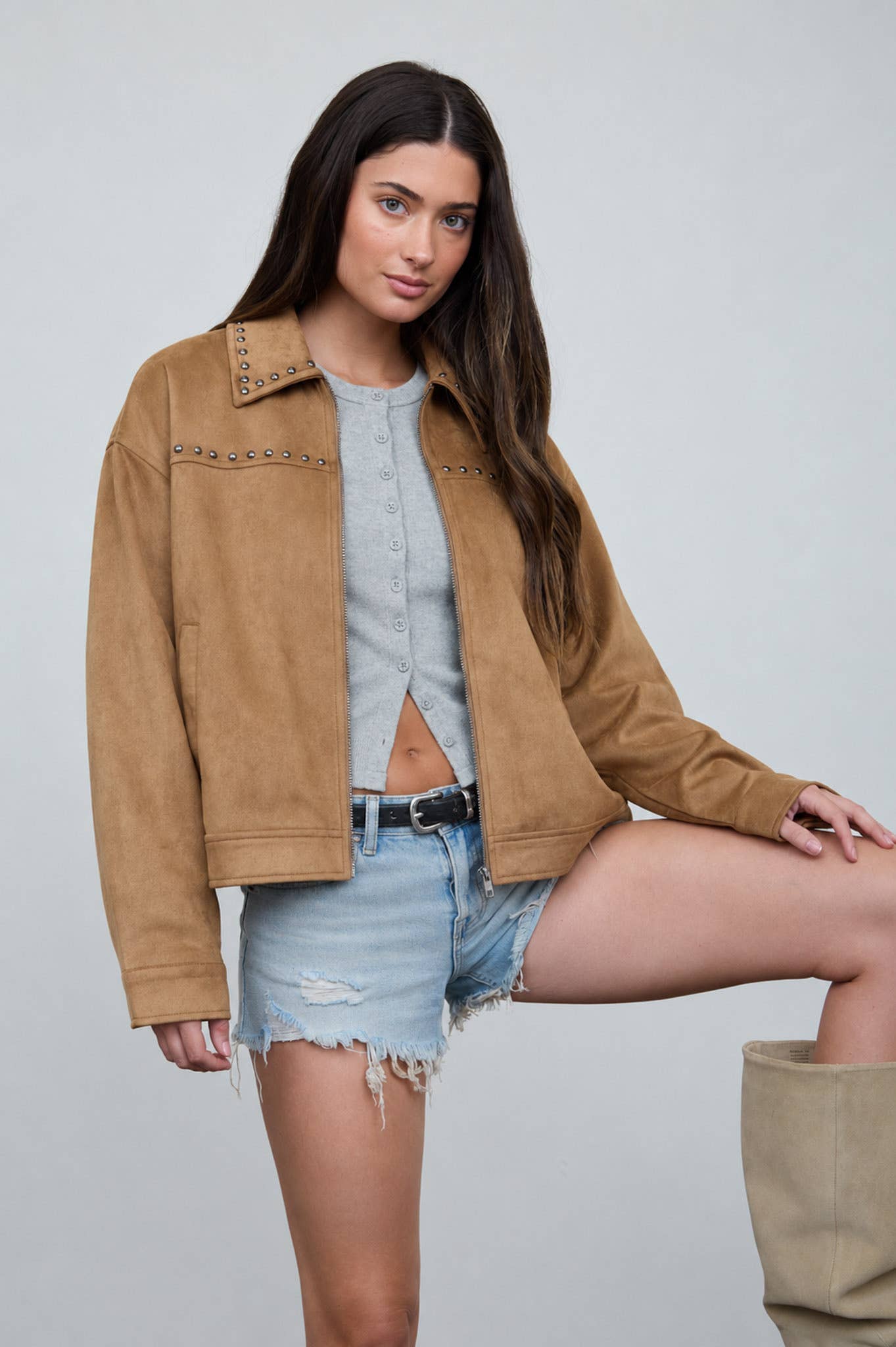 STUDDED COLLARED ZIP-UP SUEDE JACKET: CAMEL