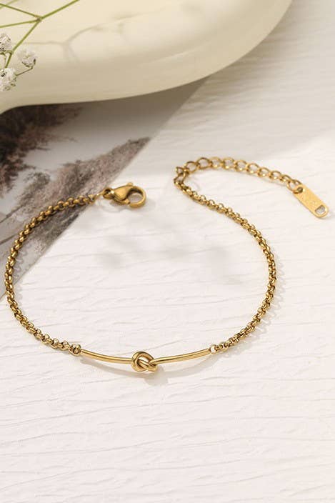 TITANIUM  STEEL NON-TARNISH KNOT BRACELET | 40B116: Gold