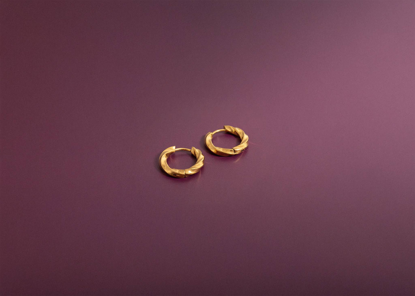 18K Gold PVD Stainless Steel Textured Twisted Huggie Hoop Earrings / ERJ0026: Stainless / 18mm