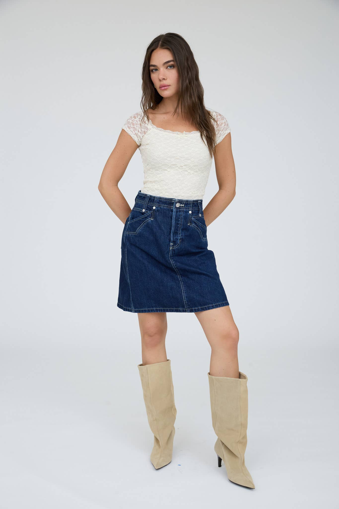 LACE FRONT BOW DETAIL SHORT SLEEVE KNIT TOP