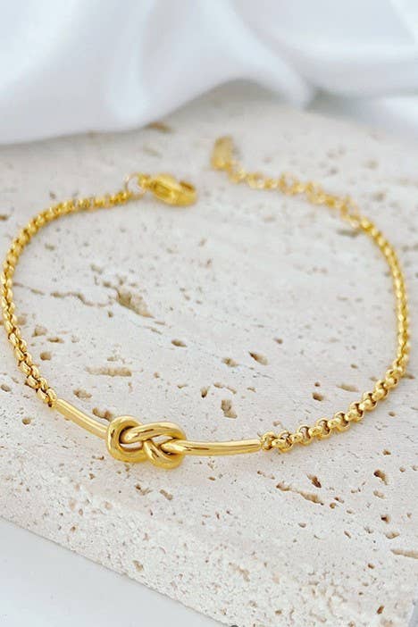 TITANIUM  STEEL NON-TARNISH KNOT BRACELET | 40B116: Gold