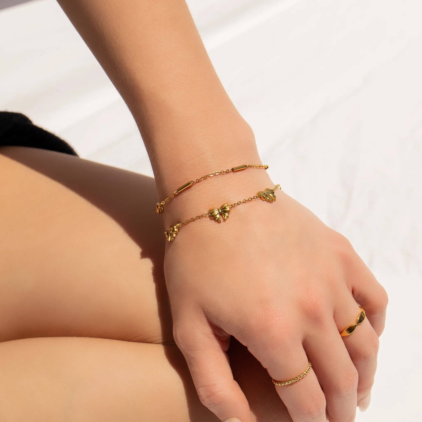 18K Gold PVD Stainless Steel Satellite Bar Chain Bracelet: Gold