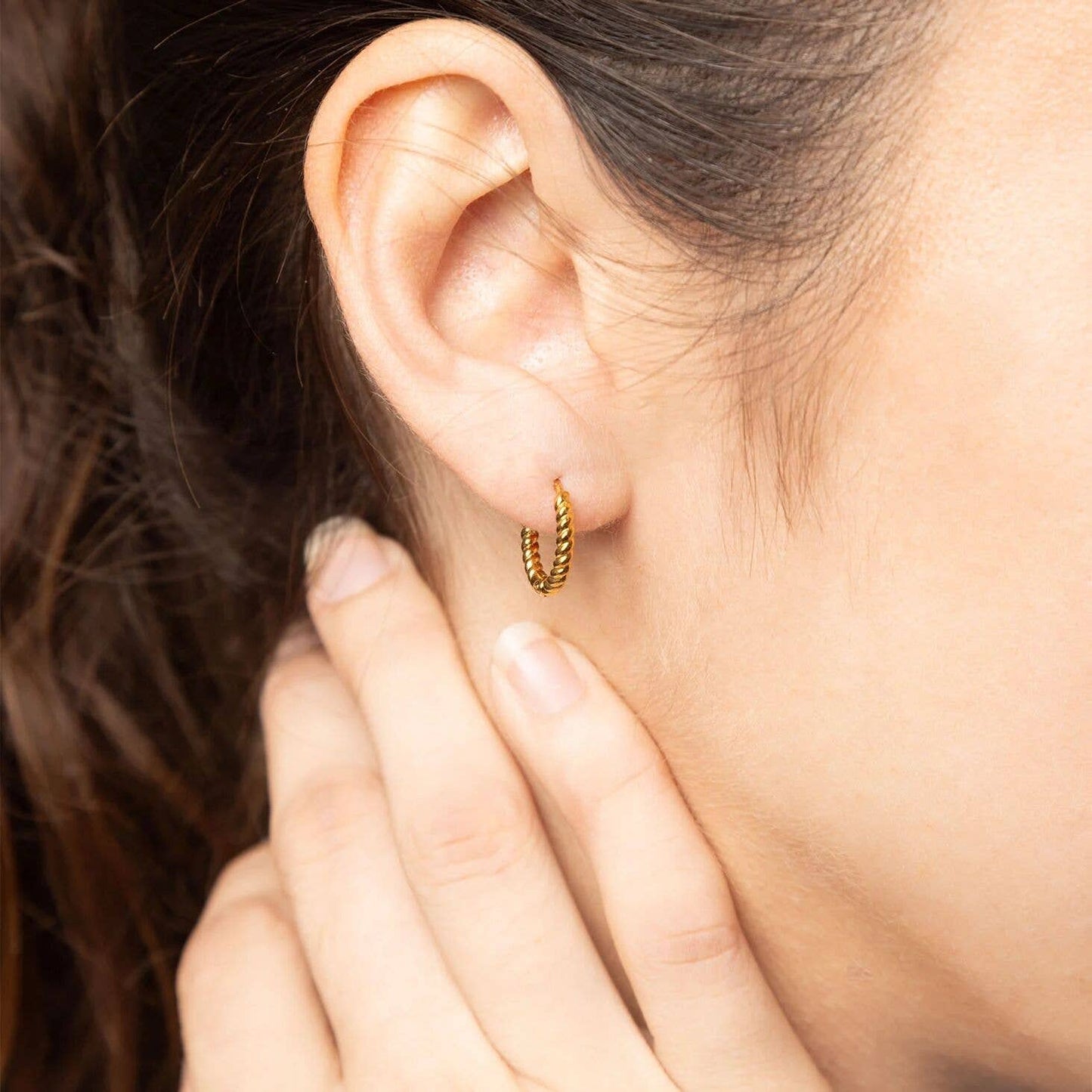 18K Gold PVD Stainless Steel Twisted Hoop Earrings: 10mm